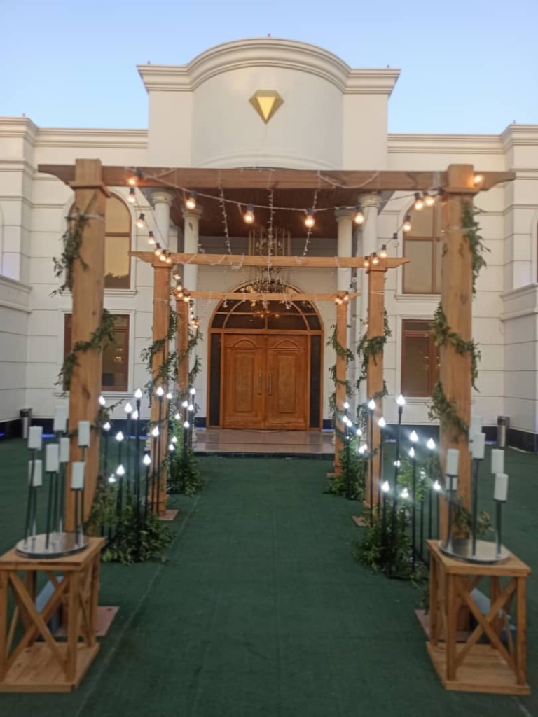 گل آرایی و شمع آرایی